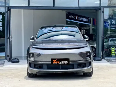 Li Auto Li L8 2023, 30000 км, за 27741.12 USD