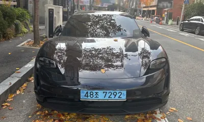 Porsche Taycan · 2023 год