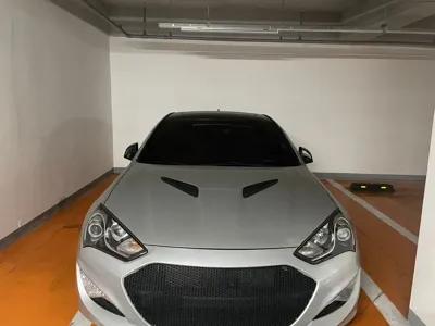 Hyundai Genesis 2010, 123000 км, за 4879.01 USD