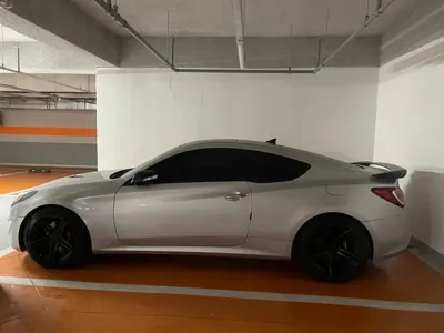 Hyundai Genesis 2010, 123000 км, за 4879.01 USD
