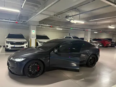 Tesla Model 3 2024, 30100 км, за 33550.51 USD