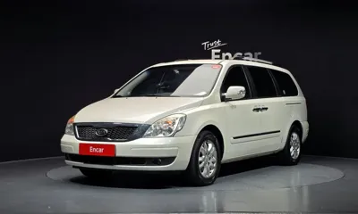 Kia Canival · 2011 год