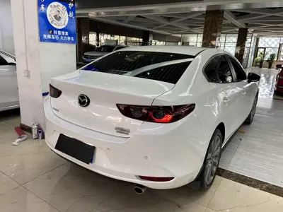 Mazda 3 Axela 2023, 26000 км, за 14726.4 USD
