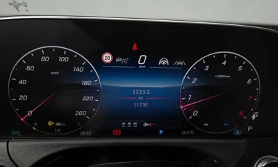 Mercedes-Benz E-Class 2024, 11230 км, за 38532.23 USD - фото 8