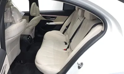Mercedes-Benz E-Class 2024, 11230 км, за 38532.23 USD - фото 11