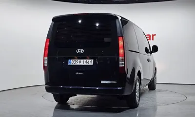 Hyundai Staria 2025, 16385 км, за 18248.9 USD