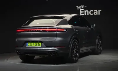 Porsche Cayenne 2024, 35558 км, за 88617.57 USD