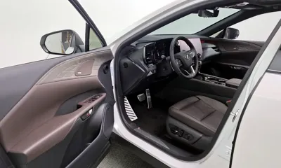 Lexus RX 2025, 6238 км, за 58441.12 USD - фото 10
