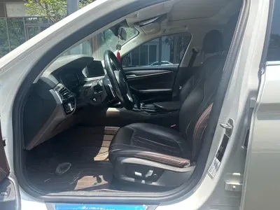 BMW 5 Series 2018, 140000 км, за 17612.96 USD