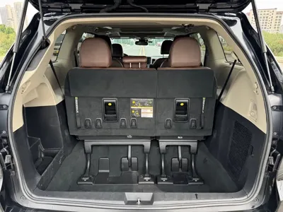 Toyota Sienna 2019, 100000 км, за 27523.59 USD - фото 12