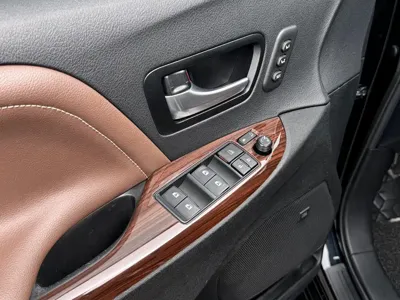 Toyota Sienna 2019, 100000 км, за 27523.59 USD - фото 14