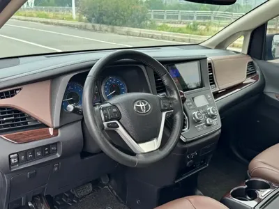 Toyota Sienna 2019, 100000 км, за 27523.59 USD - фото 17