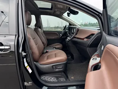 Toyota Sienna 2019, 100000 км, за 27523.59 USD - фото 24