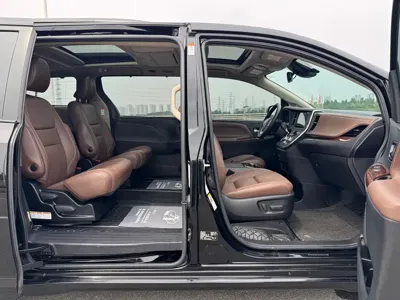 Toyota Sienna 2019, 100000 км, за 27523.59 USD - фото 32