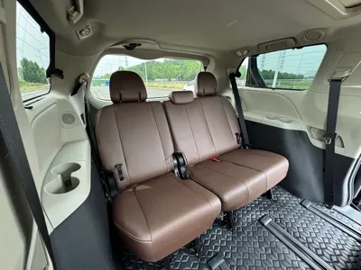 Toyota Sienna 2019, 100000 км, за 27523.59 USD - фото 36