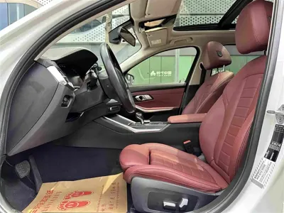 BMW 3 Series 2021, 93000 км, за 18076.98 USD