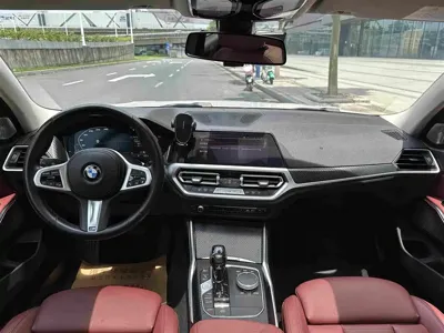BMW 3 Series 2021, 93000 км, за 18076.98 USD
