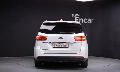 Kia Canival 2019, 103302 км, за 9184.01 USD