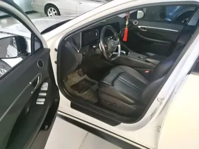 Hyundai Sonata 2022, 42800 км, за 10698.04 USD - фото 16