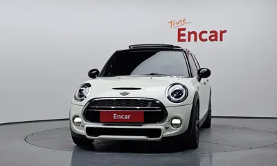 MINI Cooper 2019, 55637 км, за 11356.18 USD