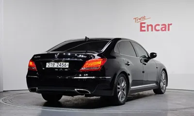 Hyundai Equus 2012, 179685 км, за 2378.59 USD
