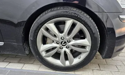 Hyundai Equus 2012, 179685 км, за 2378.59 USD