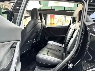 Tesla Model Y 2024, 46000 км, за 27451.32 USD - фото 6