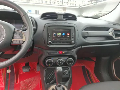 Jeep Renegade 2016, 149900 км, за 6259 USD - фото 16