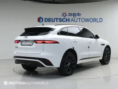 Jaguar F-Pace 2021, 111652 км, за 20643.26 USD