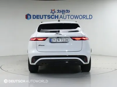 Jaguar F-Pace 2021, 111652 км, за 20643.26 USD