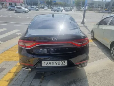 Hyundai Grandeur 2019, 100976 км, за 10364.23 USD