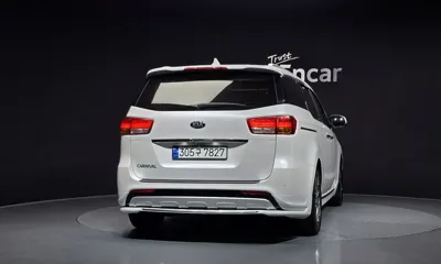 Kia Canival 2017, 114610 км, за 8385.88 USD - фото 4