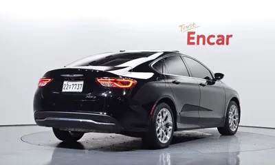 Chrysler 200 2015, 81679 км, за 3275.57 USD