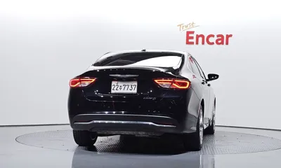 Chrysler 200 2015, 81679 км, за 3275.57 USD