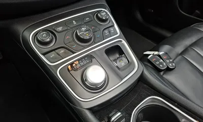 Chrysler 200 2015, 81679 км, за 3275.57 USD - фото 9
