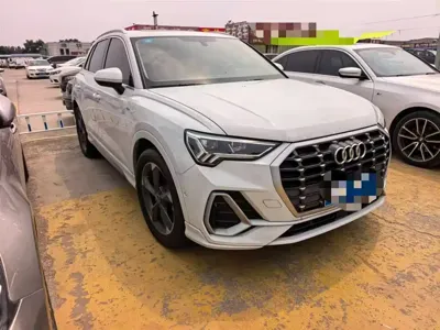 Audi Q3 2022, 17800 км, за 28251.37 USD - фото 10