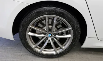 BMW 5-Series 2020, 135701 км, за 17641.23 USD