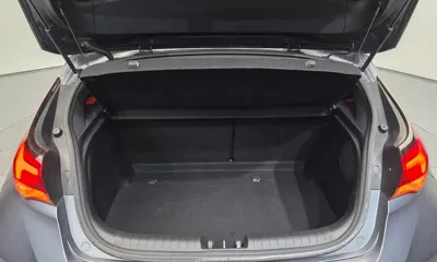 Hyundai Veloster 2019, 69404 км, за 7220.69 USD - фото 20