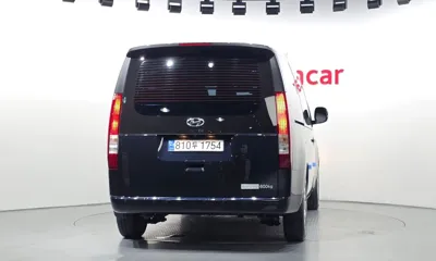 Hyundai Staria 2023, 86601 км, за 15796.65 USD