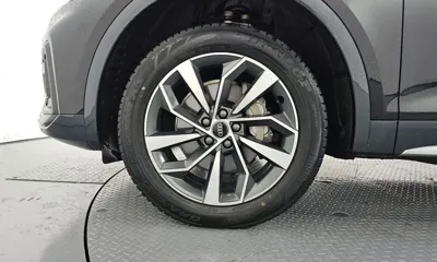 Audi Q5 2022, 62604 км, за 25629.12 USD
