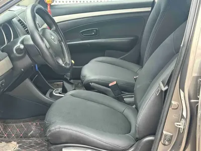 Nissan Sylphy 2018, 110000 км, за 2913.42 USD