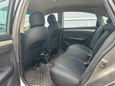 Nissan Sylphy 2018, 110000 км, за 2913.42 USD