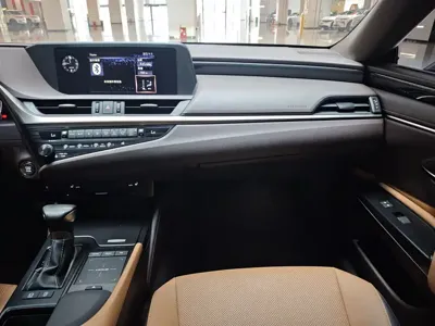 Lexus ES 2020, 55000 км, за 21143.35 USD - фото 15