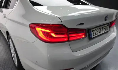 BMW 5-Series 2018, 66026 км, за 17226.8 USD - фото 23