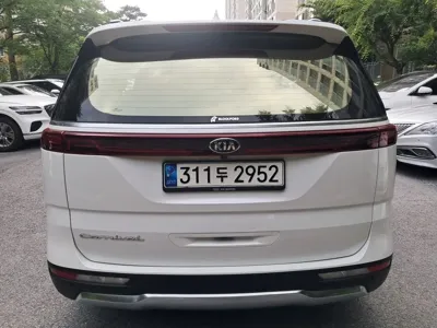 Kia Canival 2021, 72058 км, за 15491.66 USD