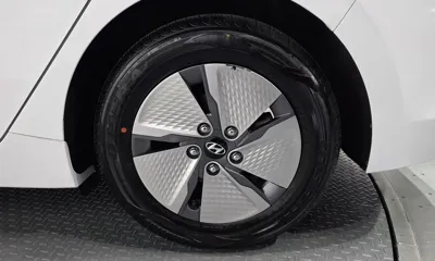 Hyundai Ioniq 2020, 65026 км, за 10174.61 USD - фото 21