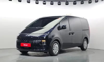Hyundai Staria · 2023 год