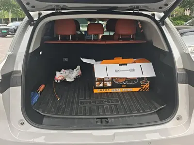 Leapmotor Leapmotor C10 2024, 25299 км, за 15537.98 USD