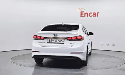 Hyundai Avante 2016, 156387 км, за 5219.69 USD