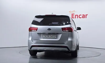 Kia Canival 2016, 118262 км, за 5942.63 USD